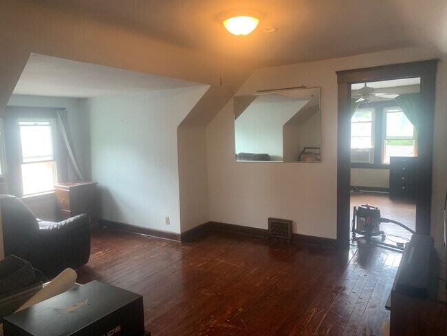 Living Room - 1209 Bonnieview Ave