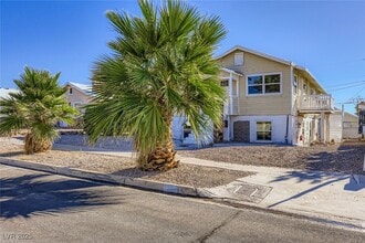 Building Photo - 663 D