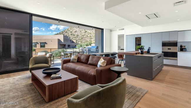 Building Photo - 6302 E Camelback Rd