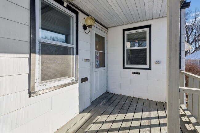 Foto del edificio - Cozy 2 Bedroom with Ample Parking & Outdoor Storage!!