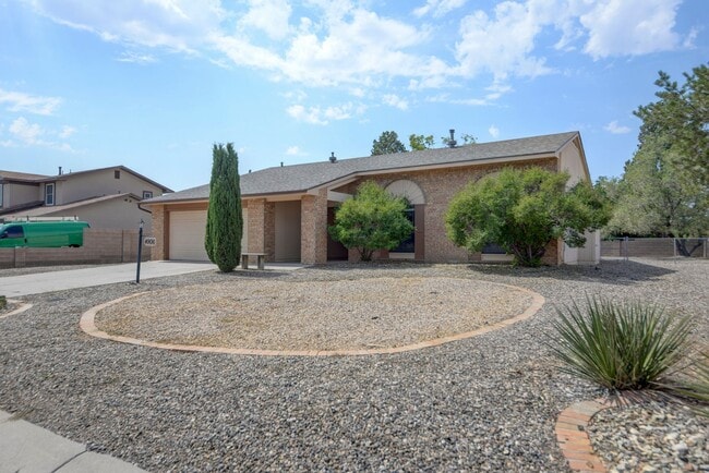 Building Photo - Amazing Three Bedroom in Heart of Rio Rancho!