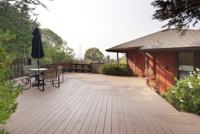 Building Photo - 105 Bay Way