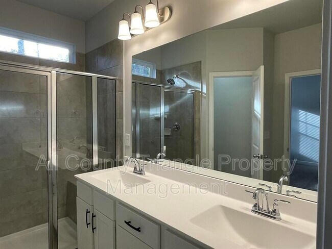 Foto del edificio - 302 Conrad Ln