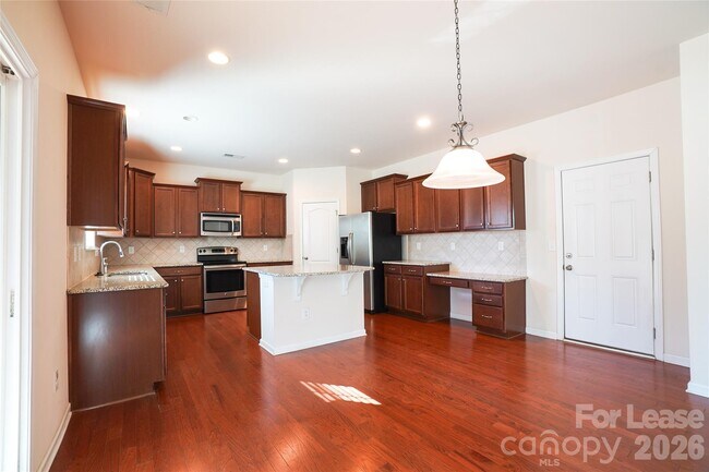 Foto del edificio - 5904 Stirlingshire Ct