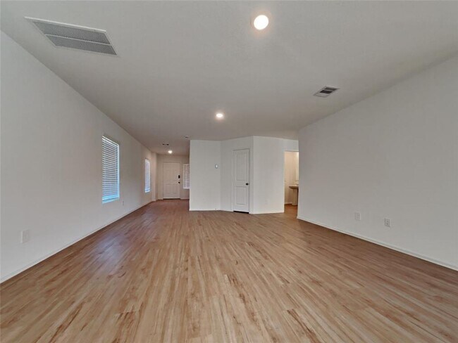 Foto del edificio - Where your dream home awaits! This newly constructed, 4-bedroom, 2.5-bathroom residence boasts a ...