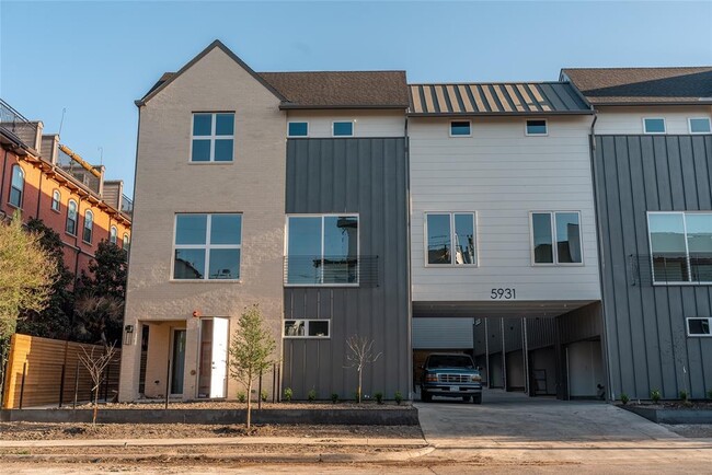 Building Photo - 5931 Ross Ave