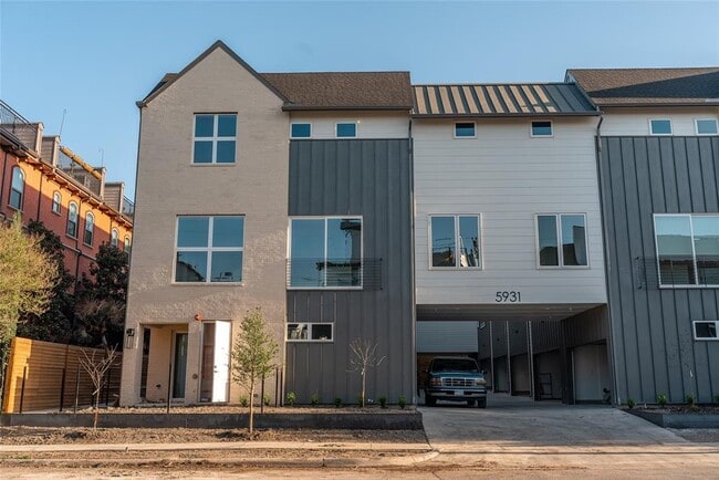 Building Photo - 5931 Ross Ave
