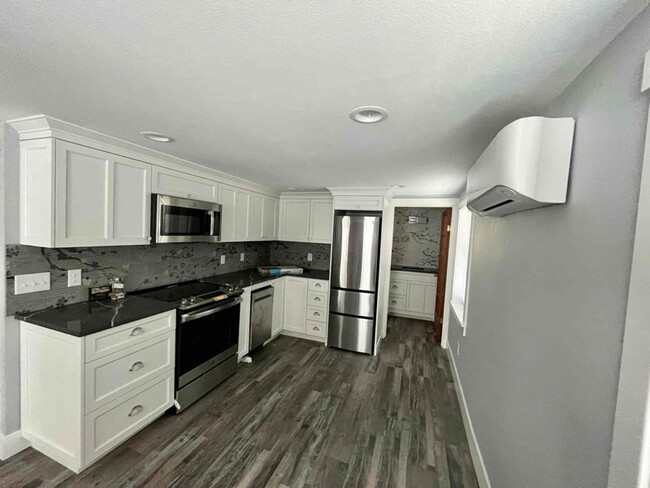 Building Photo - 8203 Willow Grove Rd