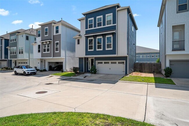 Foto del edificio - 12009 Ridgewood Hill Dr