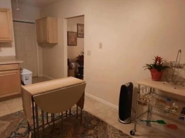 Foto del edificio - 118 Elles Ave Apt A.