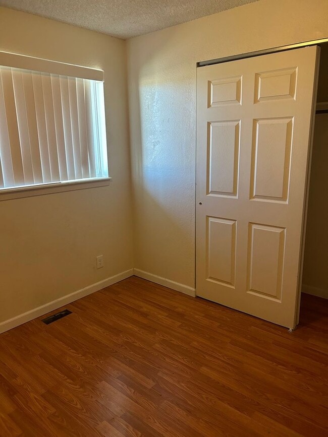 Building Photo - 3 Bedroom Townhome in Westminster