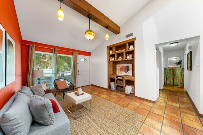 Foto del edificio - 6507 Spring Lark Dr