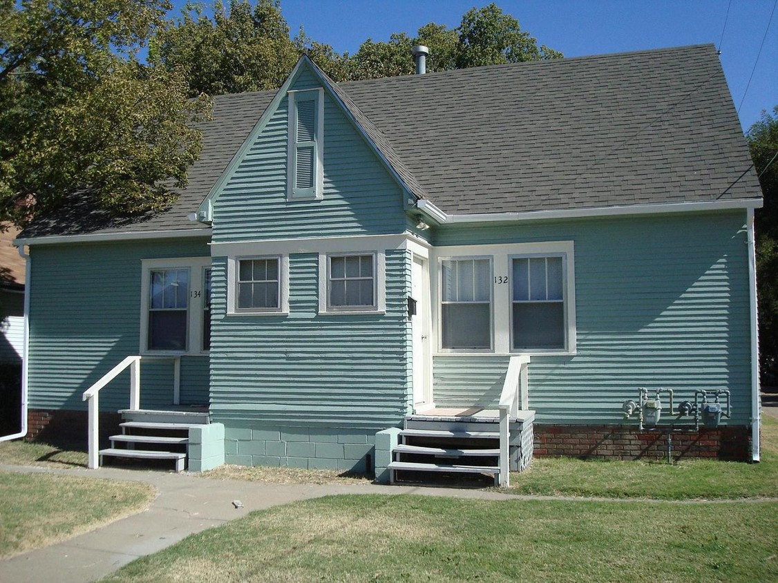 Primary Photo - 132 N Ohio St