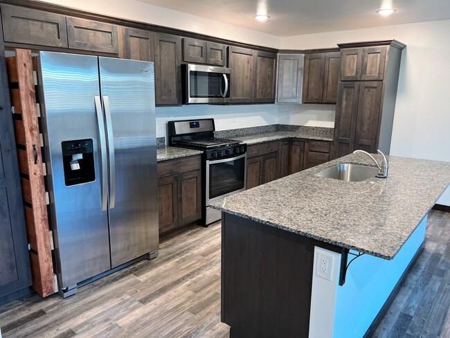 Foto del edificio - 3 Bedroom 2.5 Bath unit with Garage