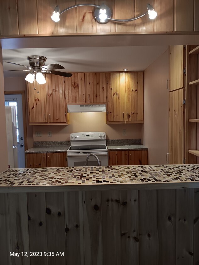 Kitchen - 4937 S Catherine St