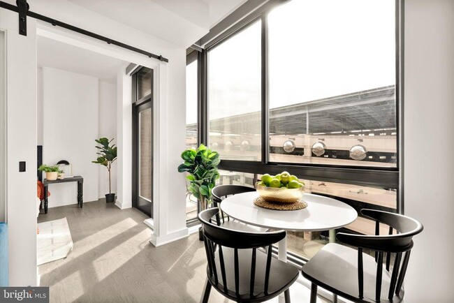 Foto del edificio - 70 N St SE
