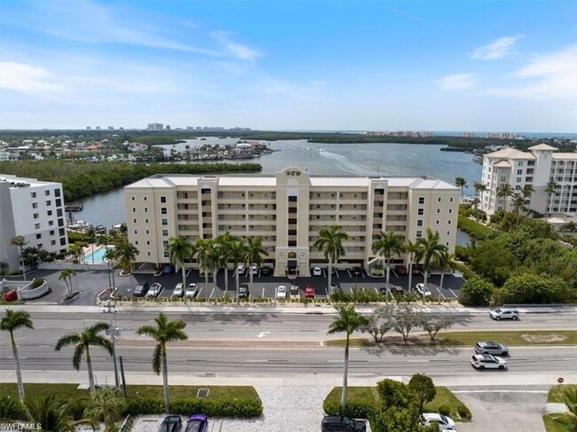 Foto del edificio - 4895 Bonita Beach Rd SW