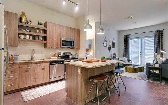 Building Photo - 4500 Southridge Dr