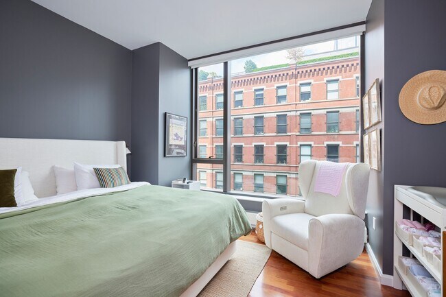 Building Photo - 505 Greenwich St
