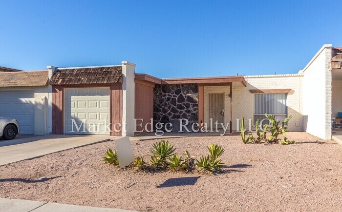 Foto principal - 2Bed/2Bath Apt at 111th/Tennessee! $399 MO...