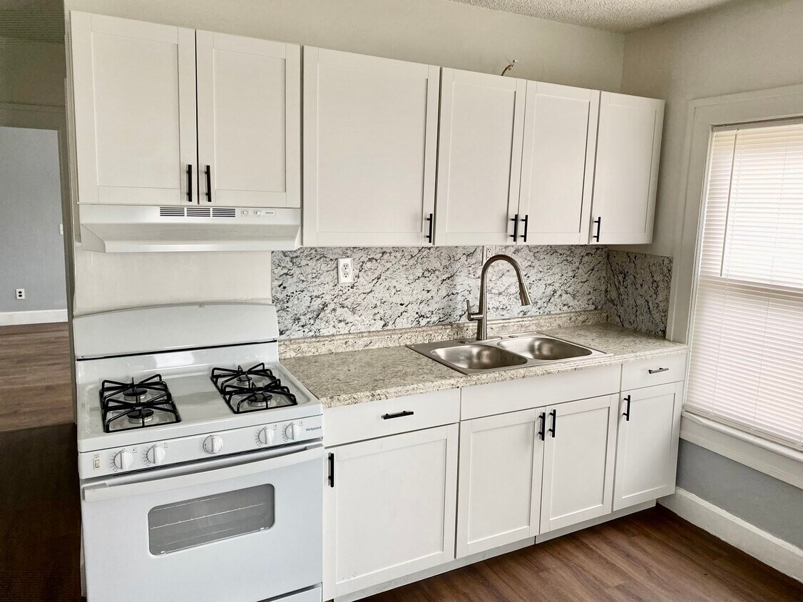 kitchen - 72 Cleveland Ave