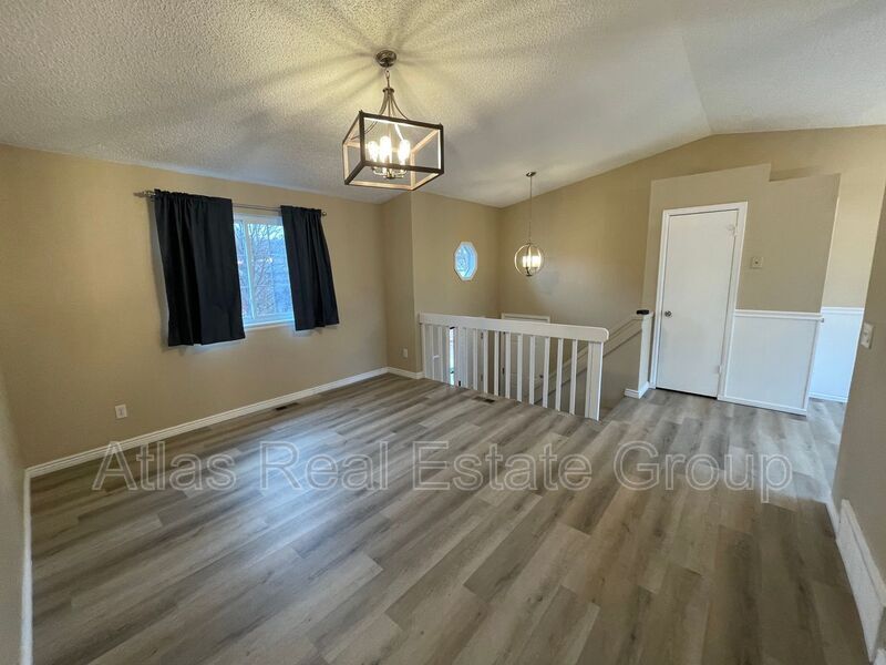 Foto principal - 2029 Whitehorn Dr W