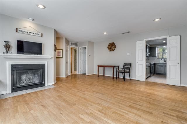 Building Photo - 3100 Cole Ave