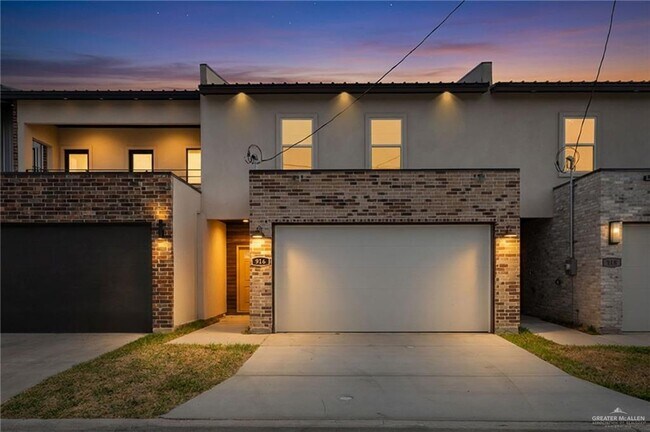 Foto del edificio - 916 S Bicentennial Blvd