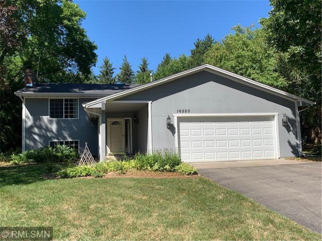 Foto principal - 16550 Baywood Ln