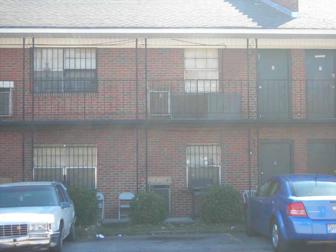 Building Photo - Renro Apartments