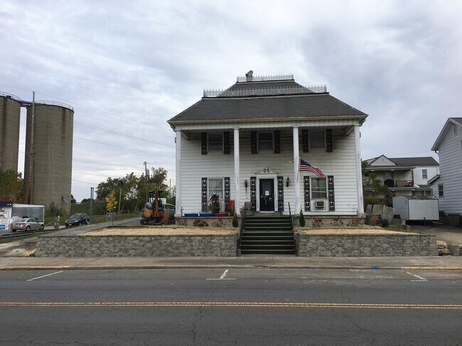 Building Photo - 93 W Main St