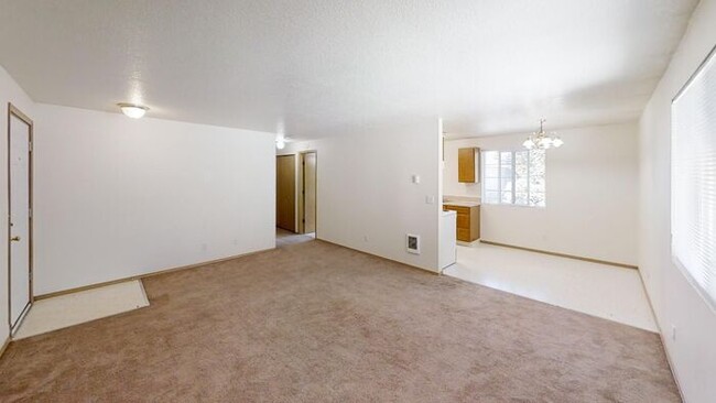 Building Photo - 618 NE 93rd Ave
