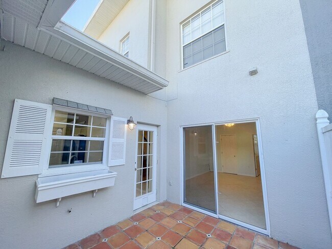 Building Photo - BEAUTIFUL 3 Bedroom/ 2.5 Bath Townhome in ...