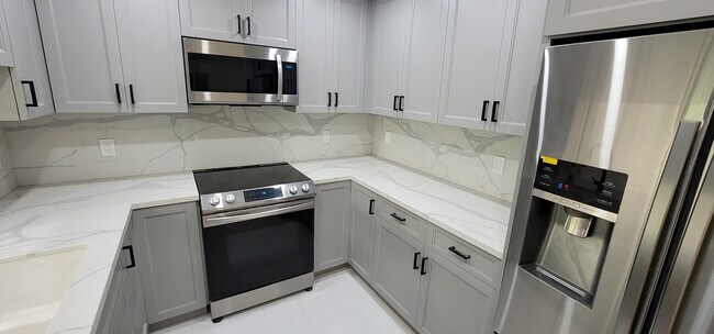 Cocina 3 - 1300 Midvale Ave