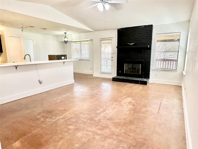 Foto del edificio - 5726 Shreveport Dr