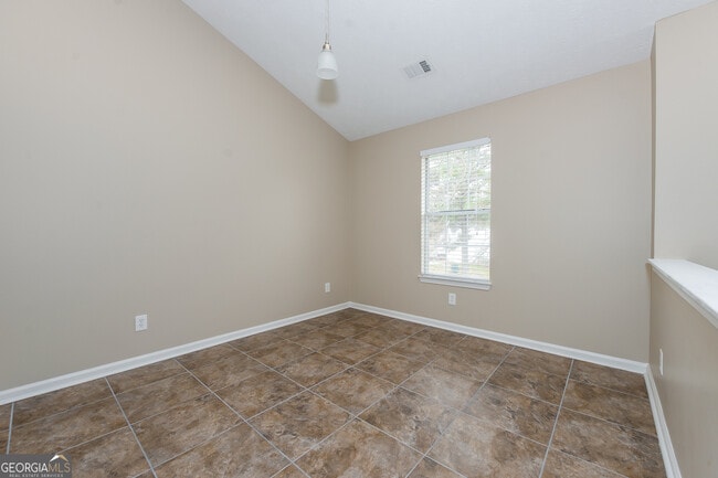 Building Photo - 219 Wagon Wheel Dr