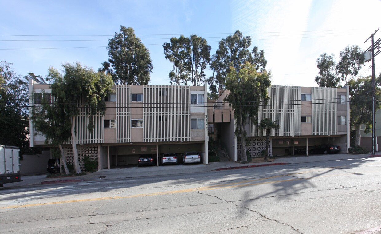 Building Photo - 3346-3350 Griffith Park Blvd