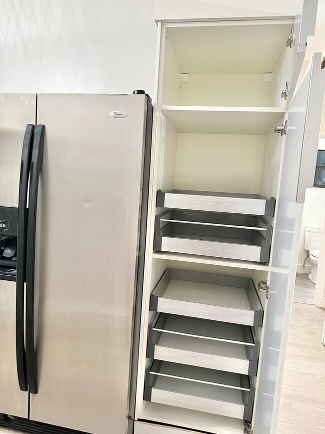 Foto del edificio - 3000 Norwood Pl