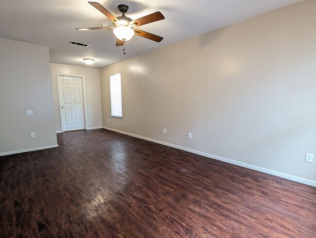 Building Photo - 330 Farm to Market 1174