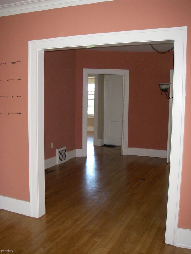 Foto del edificio - 2 br, 1 bath Duplex - 1429 Martin Luther K...