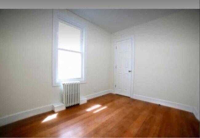 Building Photo - 10 Locust Hill Ave