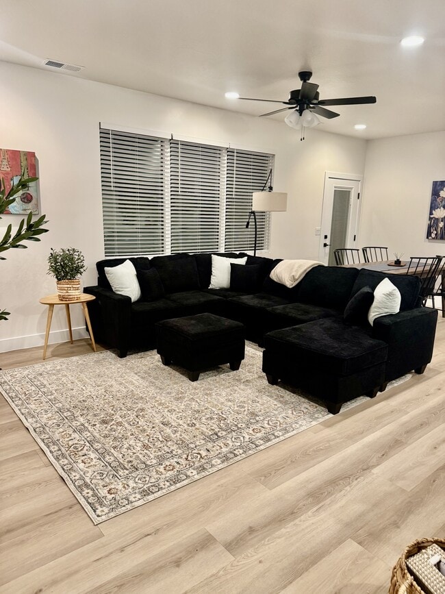 Building Photo - 4160 E 4160 S