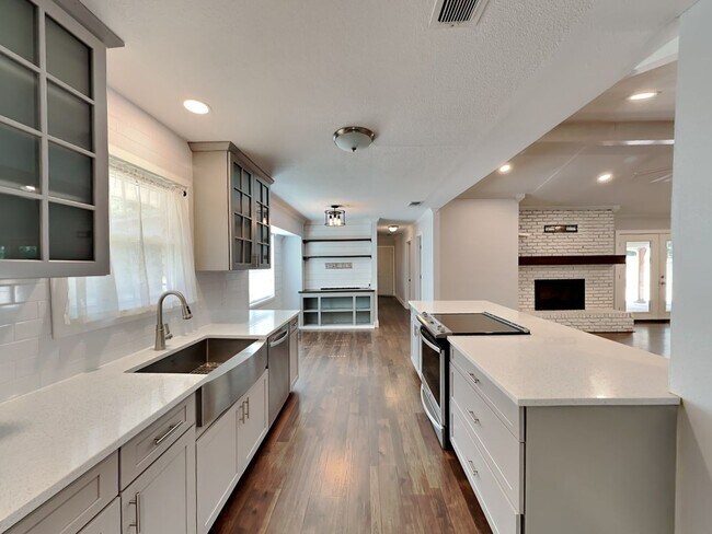 Building Photo - Hidden Gem in Woodland West Estates – Spacious, Stylish & Move-In Ready!