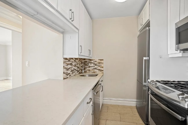 Building Photo - 377 Rector Pl