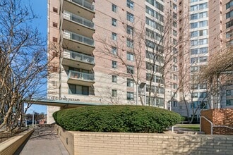 Building Photo - 851 N Glebe Rd