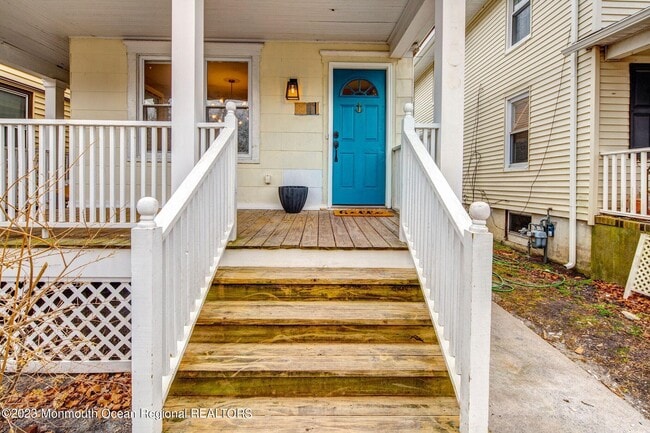 Building Photo - 1106 1st Ave