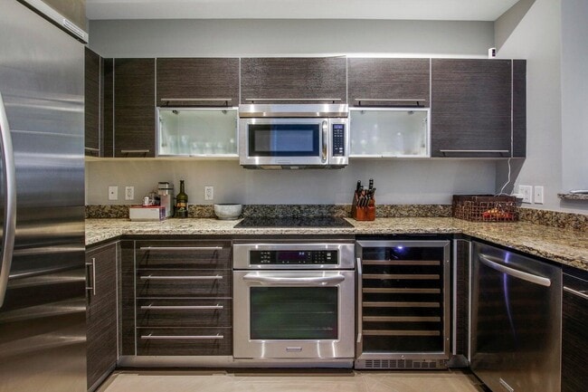 Building Photo - 550 Okeechobee Blvd