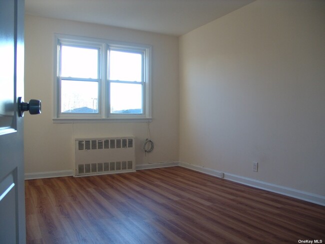 Foto del edificio - 154-12 19th Ave