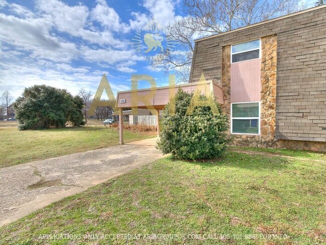 Building Photo - AVAILABLE NOW! East Norman 2 bed/1.5 Bath ...