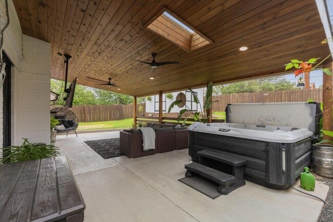 Photo - 208 Skyloop Drive Unit House
